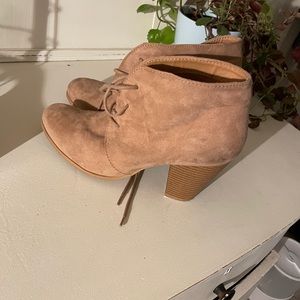 Beautiful, timeless heels!